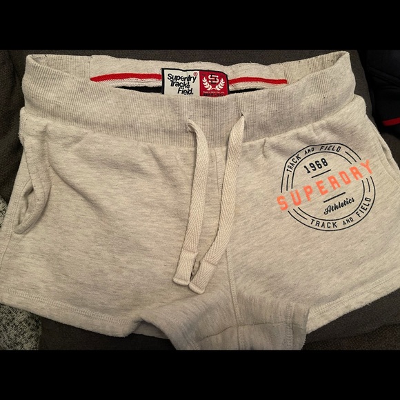Super cute superdry shorts - Picture 2 of 3
